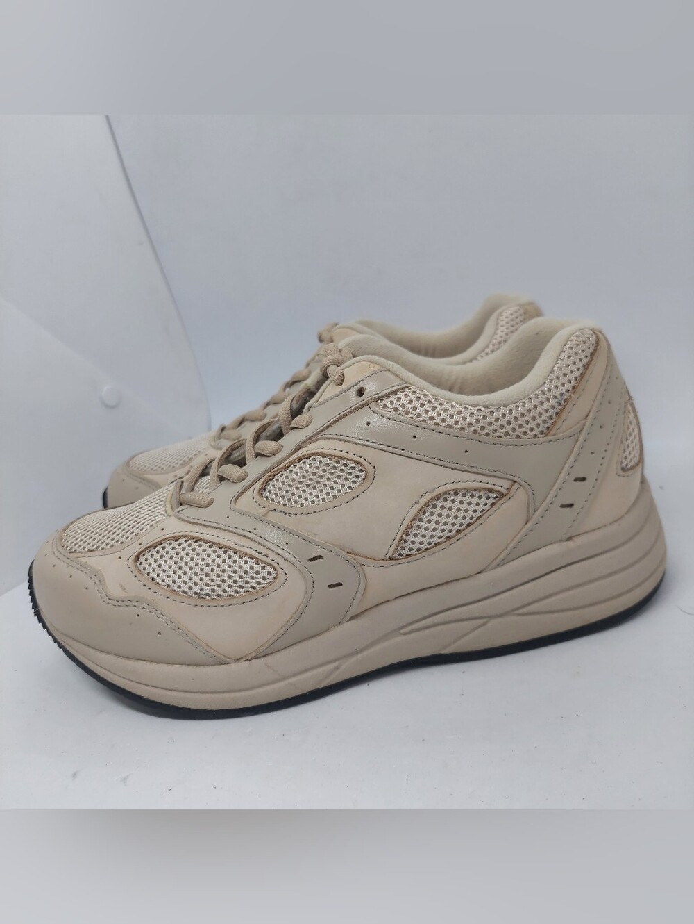 Drew Flare Sneakers Beige Leather Mesh Athletic Sport Shoes Womens Size 7W